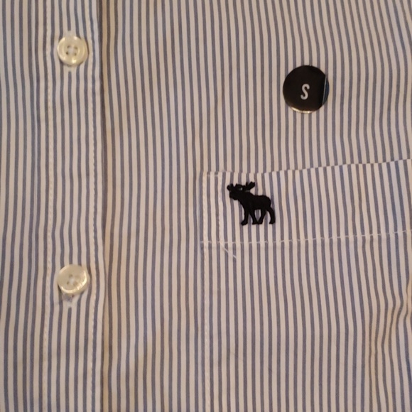 NWT Abercrombie & Fitch Button Down Shirt S - Picture 2 of 4